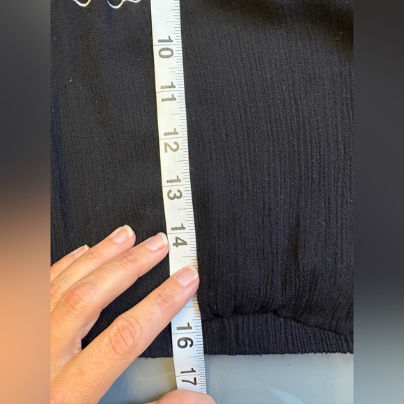 MINKPINK Black White Boho Patterned Long Sleeve Crop top Blouse size Medium - Picture 5 of 7